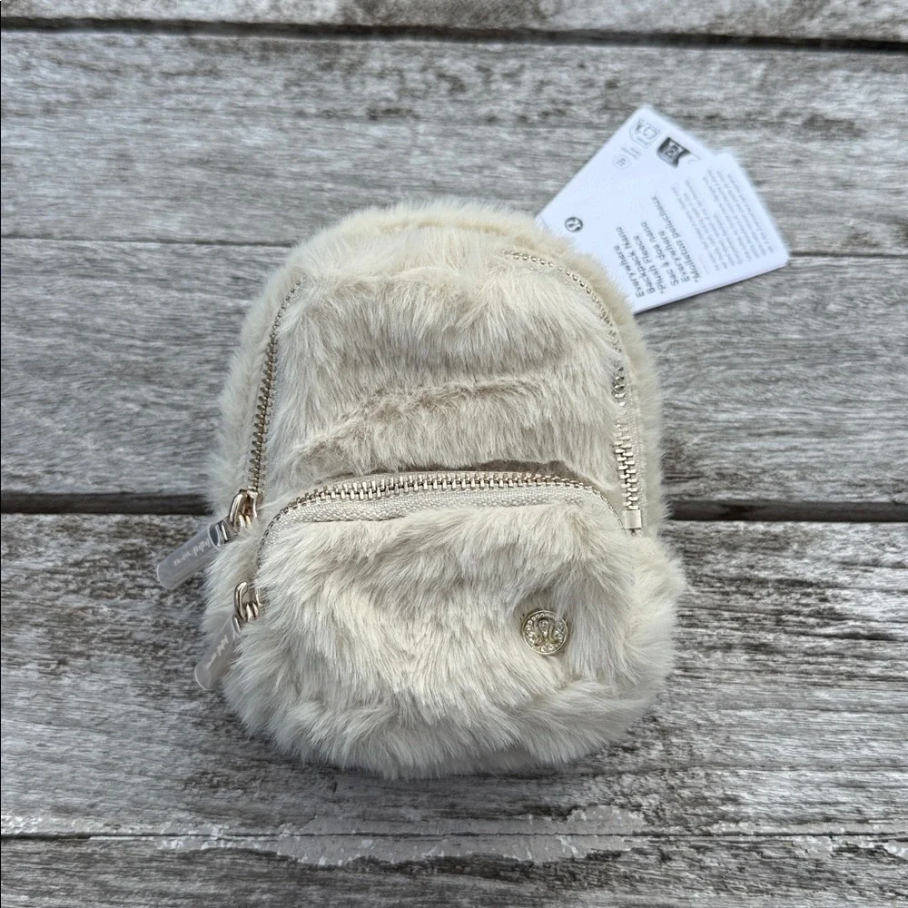 Lululemon Everywhere Nano Backpack Plush Fleece Natural Ivory/Gold‎ nwt